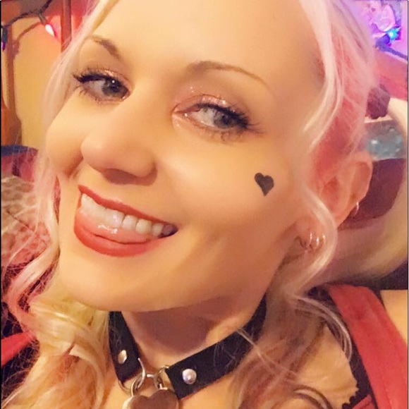 Meet your Posher, Harley.Cosplayer and animal ❤️er - Picture 6 of 8